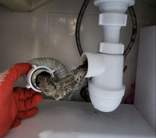 Прочистка сифона раковины